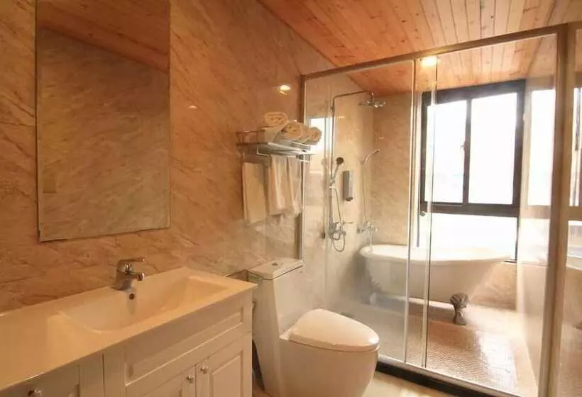 تختخواب و صبحانه Farola Homestay