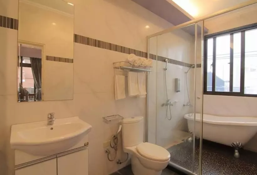 تختخواب و صبحانه Farola Homestay