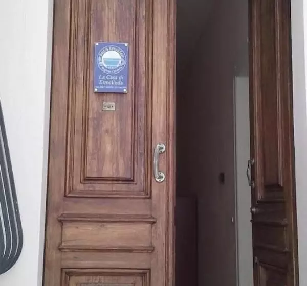 تختخواب و صبحانه La Casa Di Ermelinda