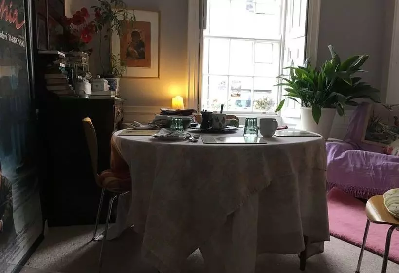 تختخواب و صبحانه Orkney Guest House