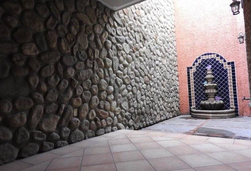 Hostal San Jemo León Hostel