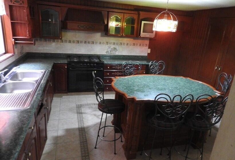 Hostal San Jemo León Hostel