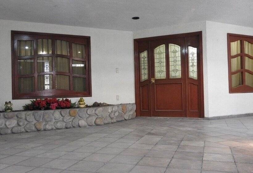 Hostal San Jemo León Hostel