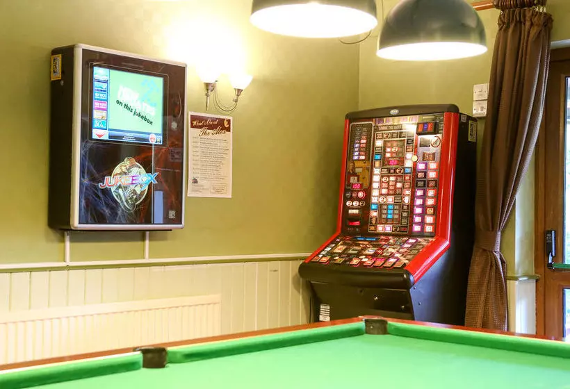 簡易ホテル The Alexandra Pub