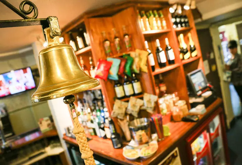 簡易ホテル The Alexandra Pub