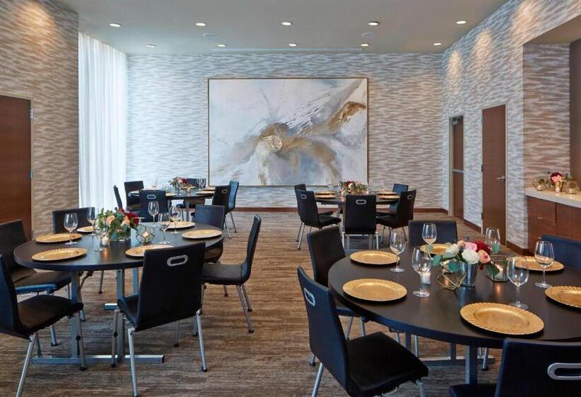 Ac Hotel By Marriott Des Moines East Village