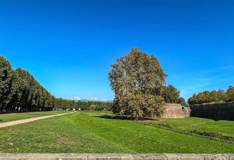 Hotel Guest House Santa Giustina Lucca Centro Storico