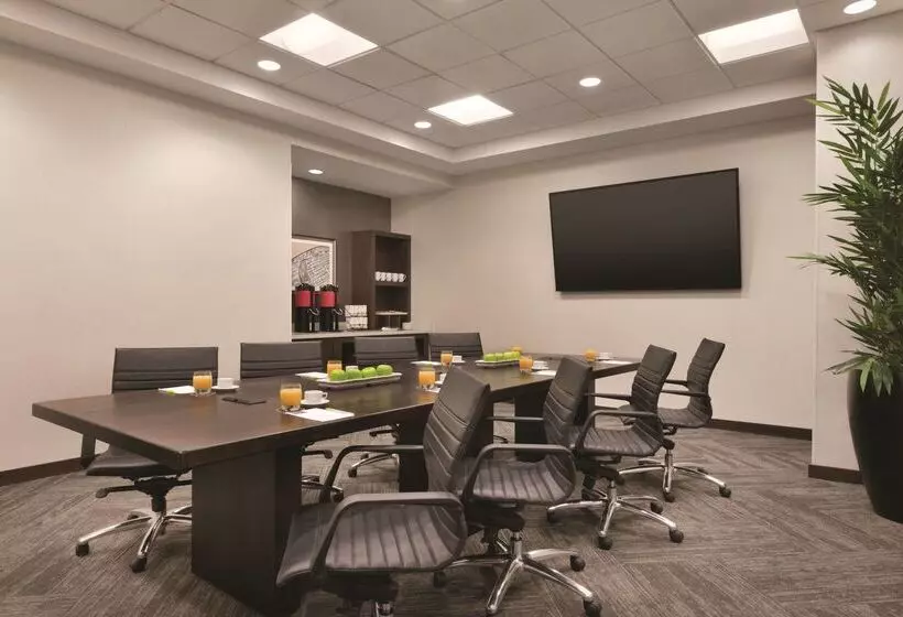 هتل Hyatt Place Chicago Ohare Airport