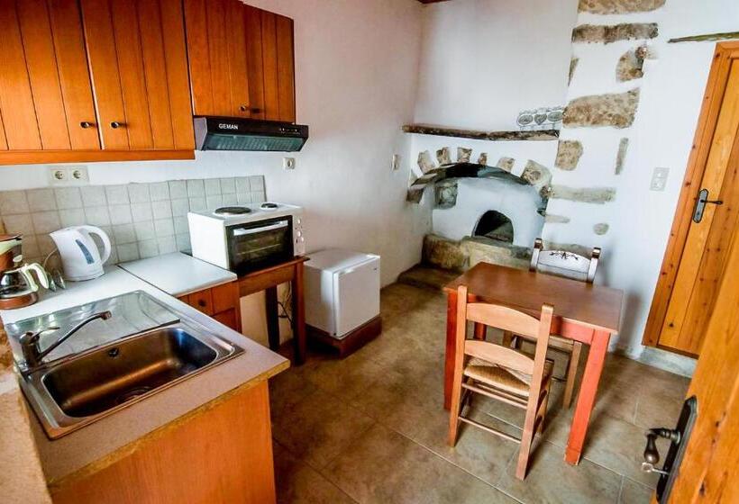 هتل Vafes Traditional Stone Houses