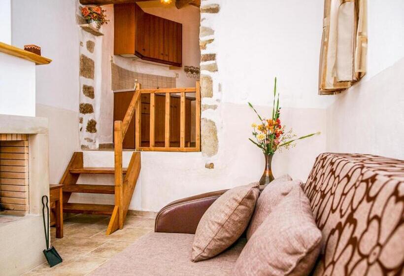 هتل Vafes Traditional Stone Houses