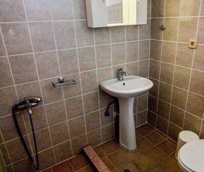 هتل Vafes Traditional Stone Houses