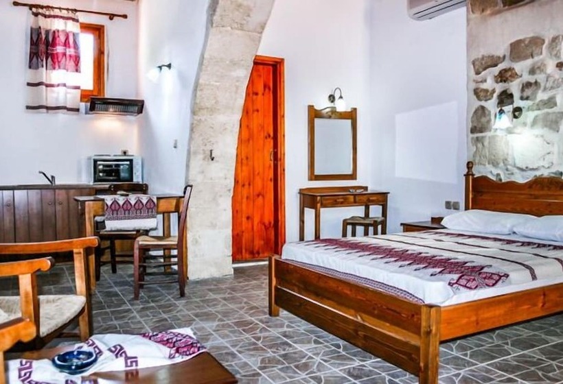 هتل Vafes Traditional Stone Houses