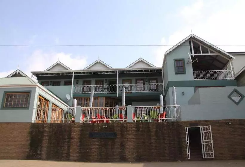 ペンション Red Mountain House