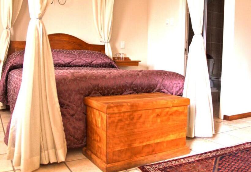 ペンション Red Mountain House