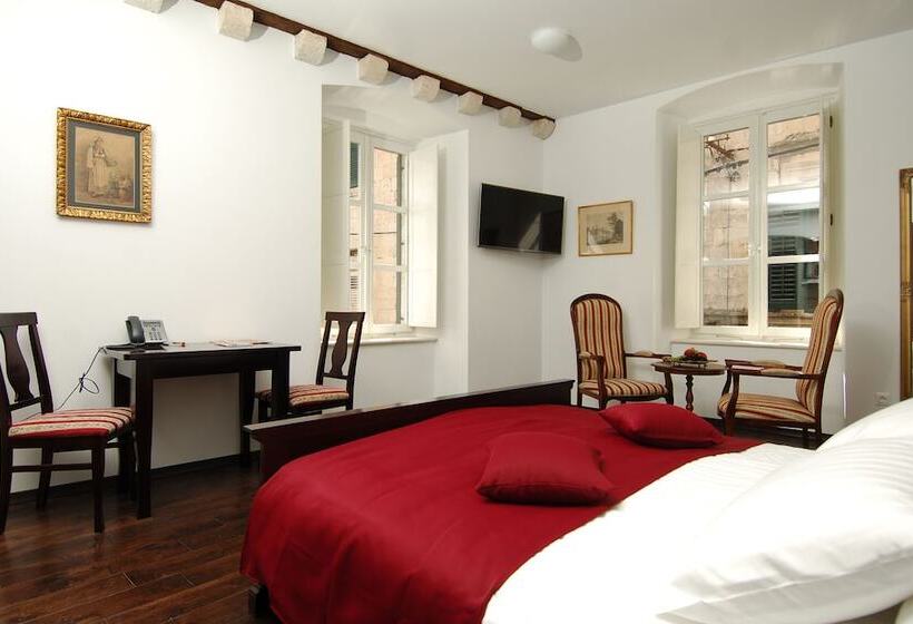 Sunce Palace Apartments With Free Offsite Parking