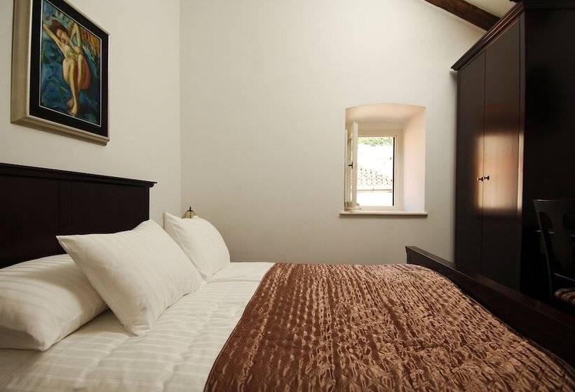 Sunce Palace Apartments With Free Offsite Parking