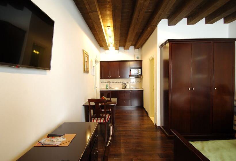 Sunce Palace Apartments With Free Offsite Parking