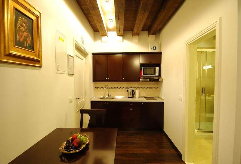 Sunce Palace Apartments With Free Offsite Parking