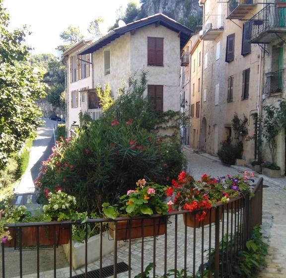 ベッドアンドブレックファースト Au Relais Fleuri