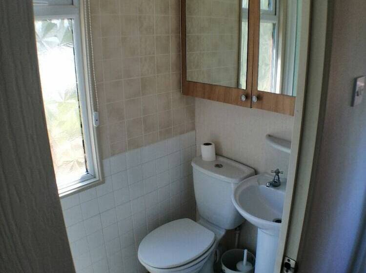 تختخواب و صبحانه Beeches Farmhouse Country Cottages & Rooms