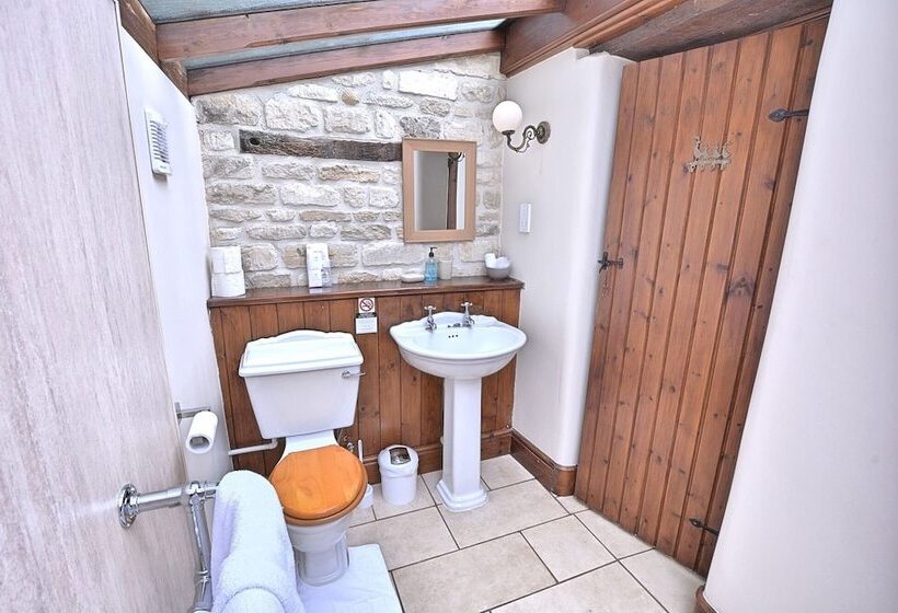 تختخواب و صبحانه Beeches Farmhouse Country Cottages & Rooms