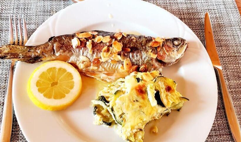 Bed and Breakfast La Coustille Chambres Et Table D Hôtes