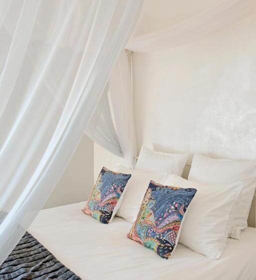 مبيت وإفطار La Devinie