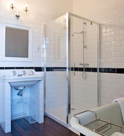 مبيت وإفطار La Devinie