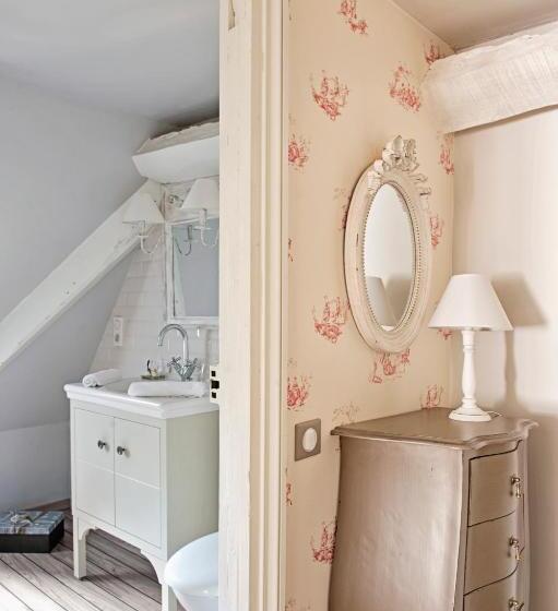 مبيت وإفطار La Devinie