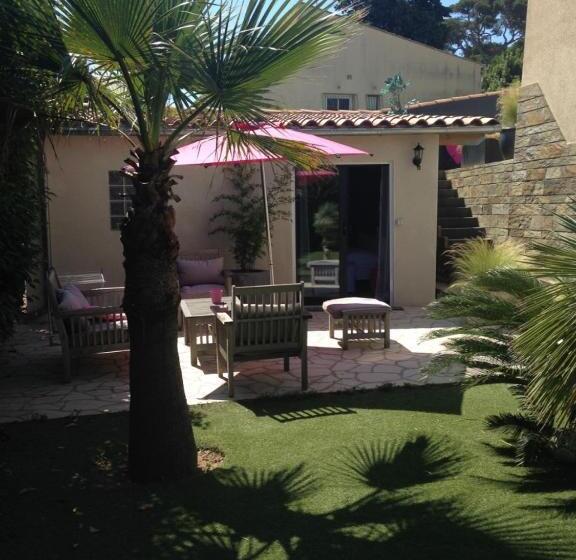 تختخواب و صبحانه Les Jardins De Galicia