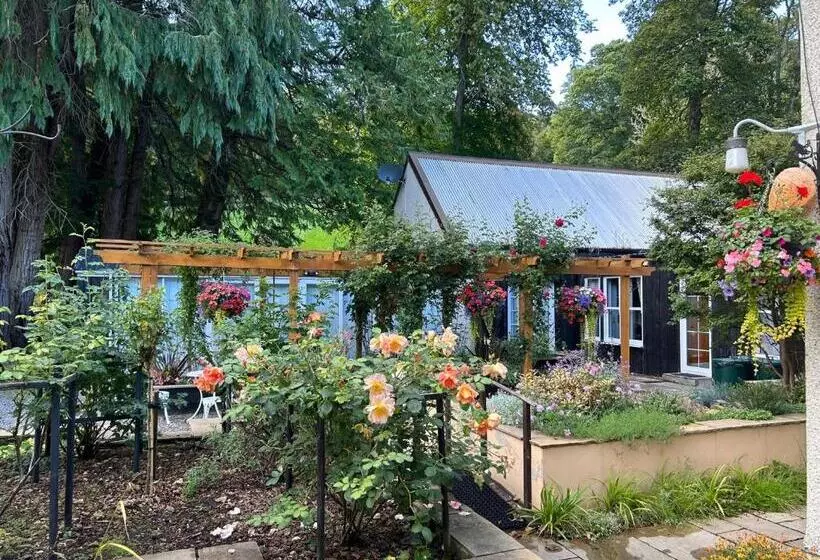 Aamiaismajoitus (B&B) Old Drynie House