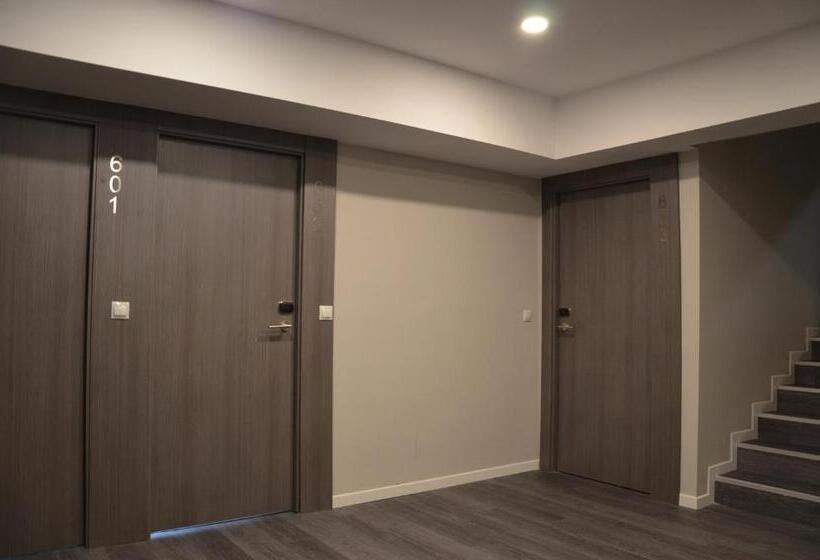 Boutique Urban Madrid Serrano