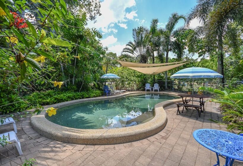 Hibiscus Lodge Bed & Breakfast