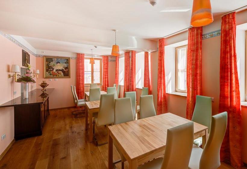 Belle Vue - Das Hotel..