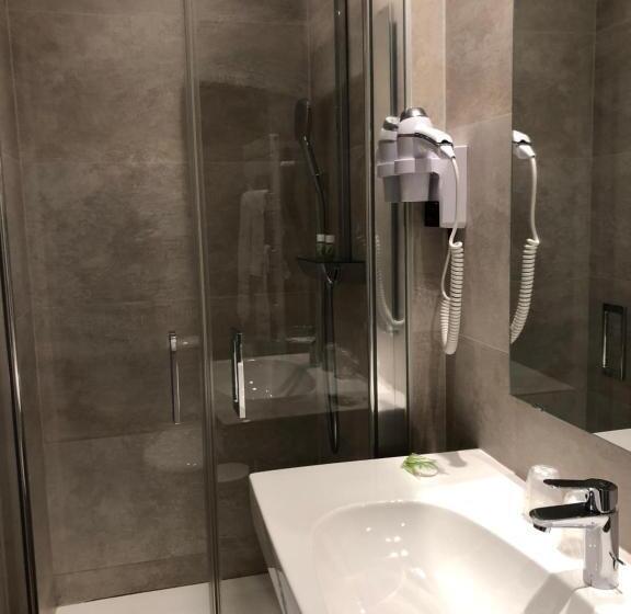 Отель La Villa Fleurie