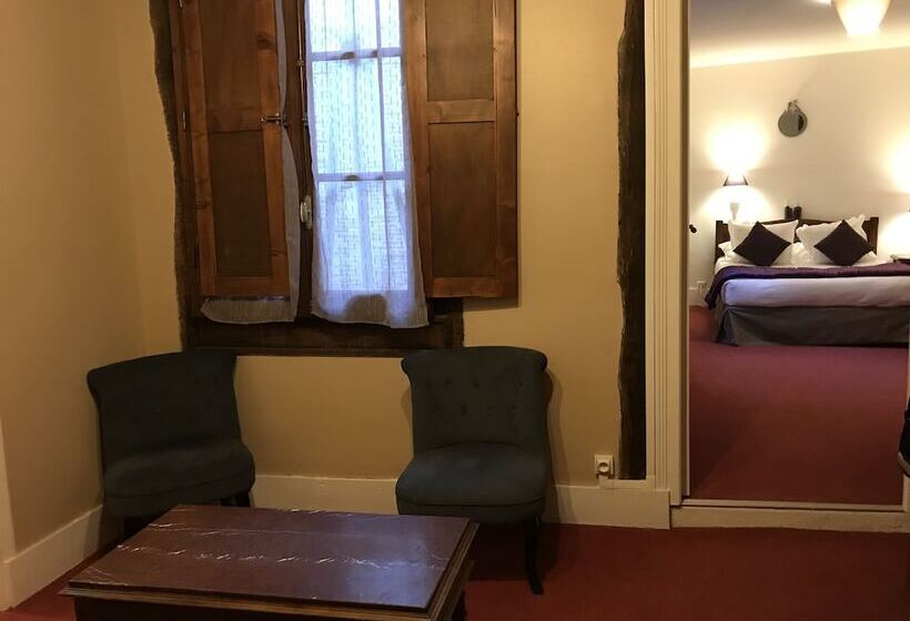 فندق Raymond Vii