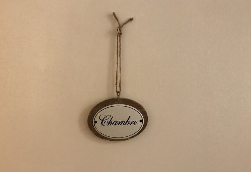 فندق Raymond Vii