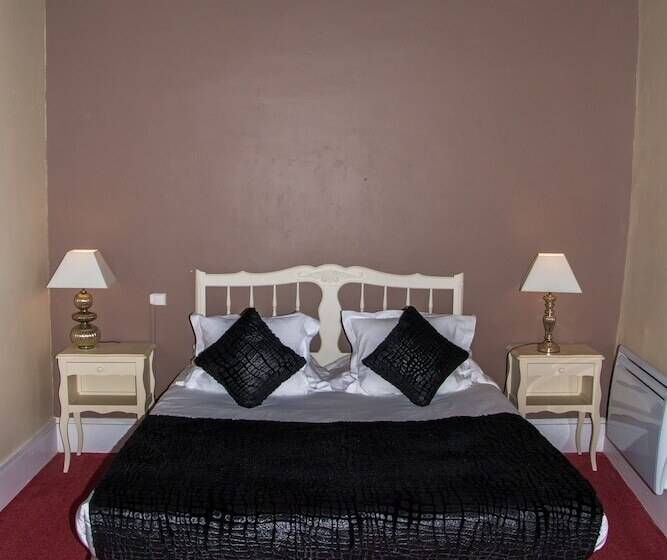 فندق Raymond Vii