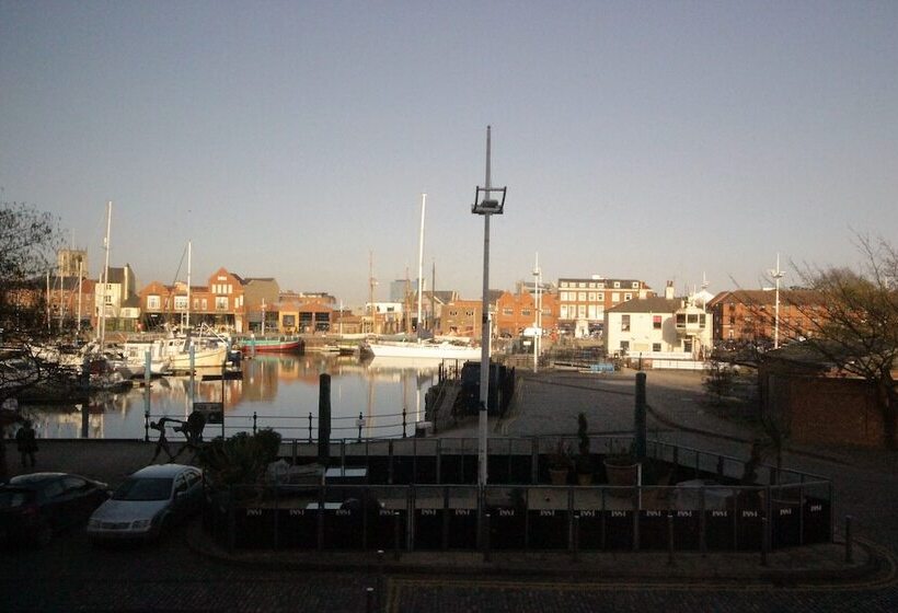 Marina Water View Apartment