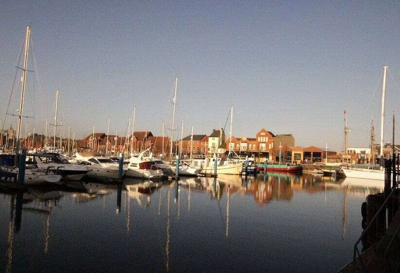 Marina Water View Apartment