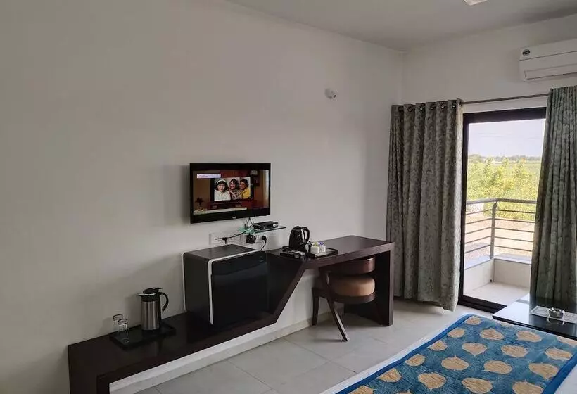 Majatalo Sapphero Resorts A Unit Of Shri Sai Hospitality