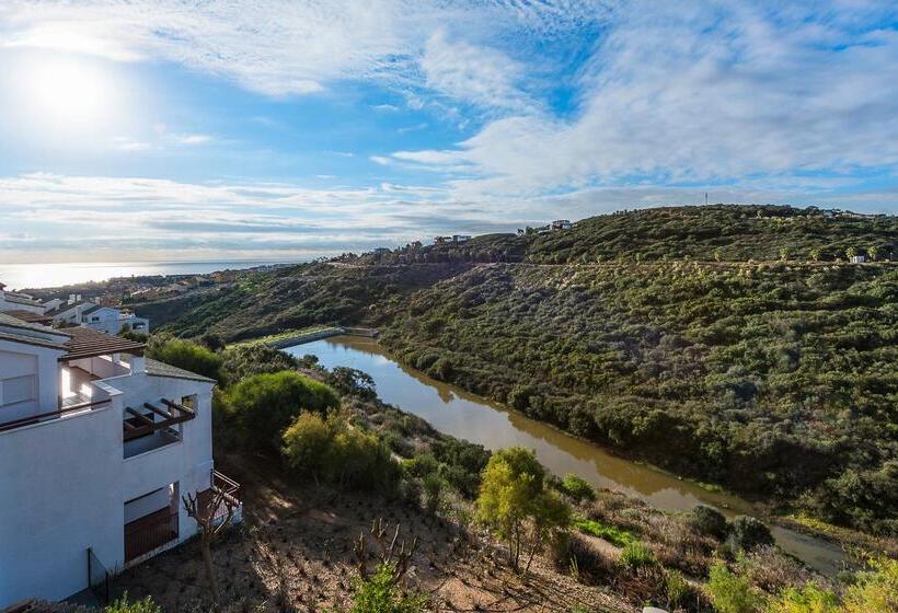 Albayt Nueva Alcaidesa Apartments