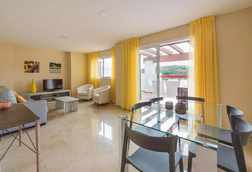 Albayt Nueva Alcaidesa Apartments