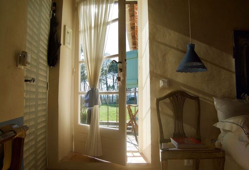 تختخواب و صبحانه Bergerie Des Suanes