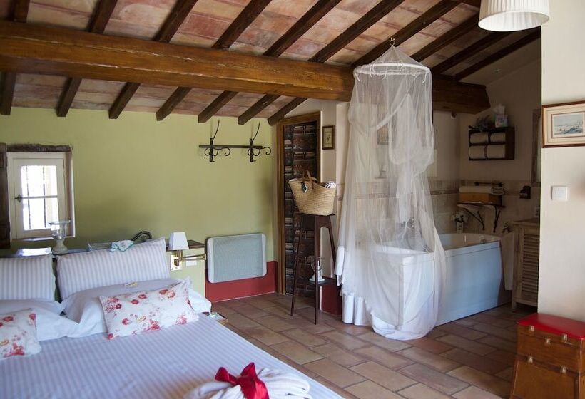 تختخواب و صبحانه Bergerie Des Suanes