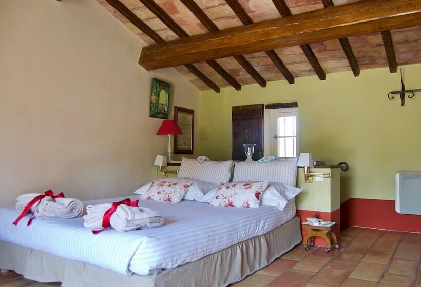 تختخواب و صبحانه Bergerie Des Suanes