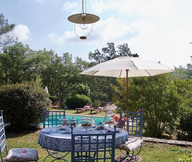 تختخواب و صبحانه Bergerie Des Suanes