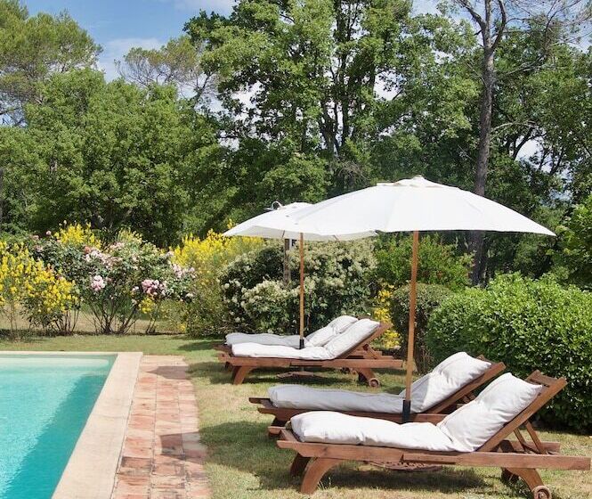 تختخواب و صبحانه Bergerie Des Suanes