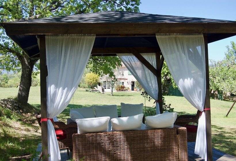 تختخواب و صبحانه Bergerie Des Suanes