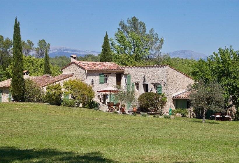 تختخواب و صبحانه Bergerie Des Suanes